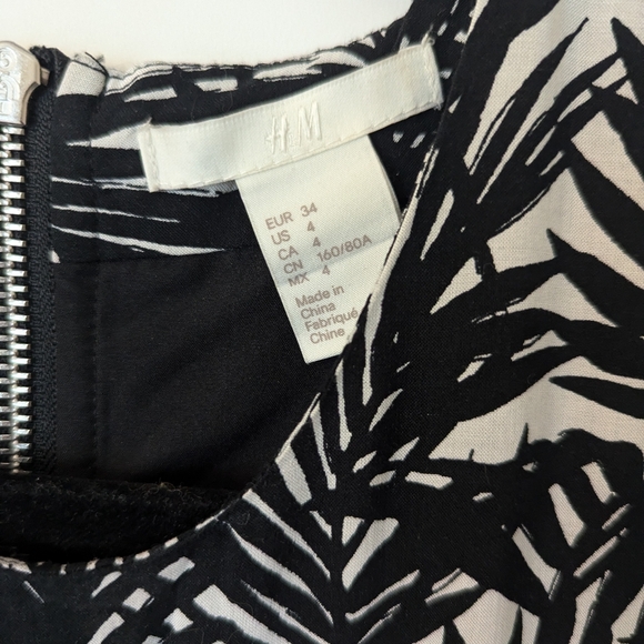 H&M Fit & Flare Dress with liner, tropical palm tree leaf print, summer casual - Picture 7 of 7